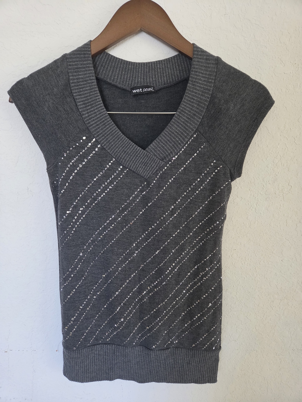 Vintage Wet Seal Y2K Charcoal Grey Sequin V-Neck Short Sleeve Knit Top XS/S
